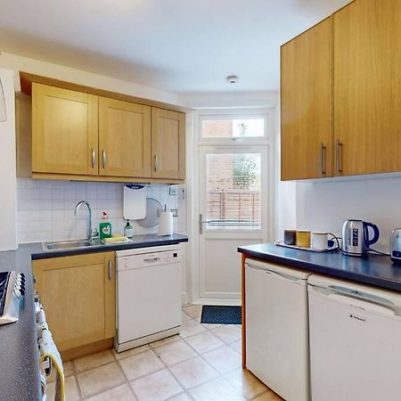 Spacious 2Bd Apartment Cricklewood ลอนดอน ภายนอก รูปภาพ
