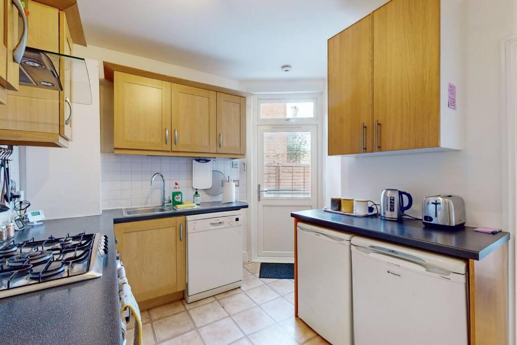 Spacious 2Bd Apartment Cricklewood ลอนดอน ภายนอก รูปภาพ